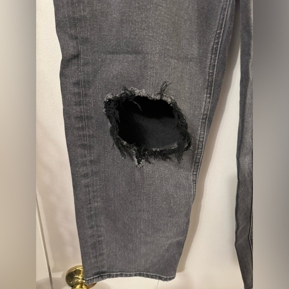 EXPRESS black distressed cropped‎ dad jeans size 4 - Picture 4 of 9